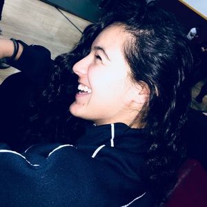 Meet your Posher, Felicity